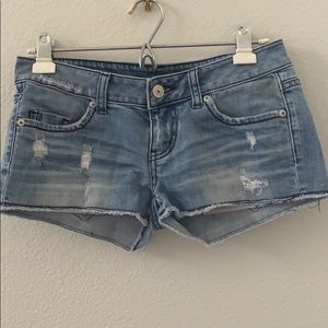 LONDONJEAN Ripped Shorts